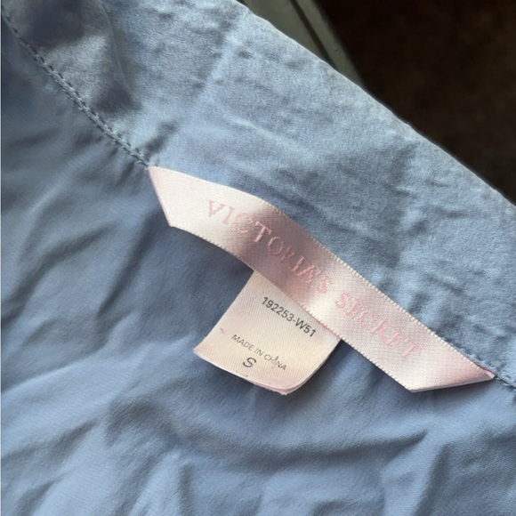 Victoria’s Secret Lace Trim Button Up Shirt - Picture 4 of 4